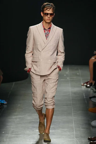 Look 45
